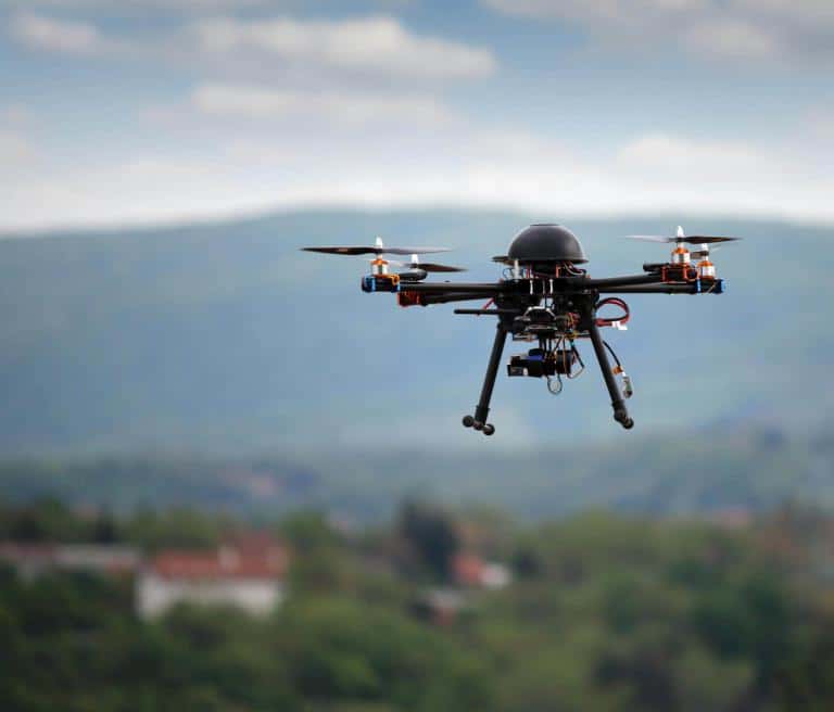 Lee más sobre el artículo Volando alto: la Industria de los drones despega en España